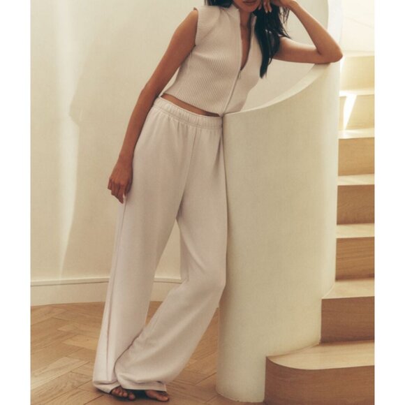 Alo Denim Knit Sleeveless Full Zip Top Oat Milk Beige Cream Sweater Knit Zipper - Picture 3 of 15